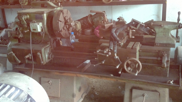 เครื่องกลึง