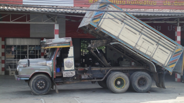 ISUZU หน้ายาว เครื่อง175แรง เบรคทริฟฟี่ ดั๊มดิน สวยพร้อมใช้