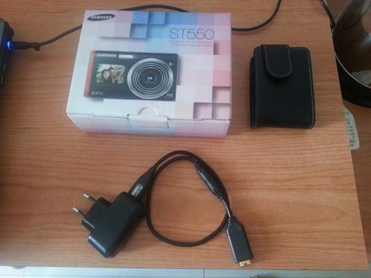 ขายกล้องถ่ายรูป Samsung รุ่น ST550 มือสอง  ราคาถูกๆ.