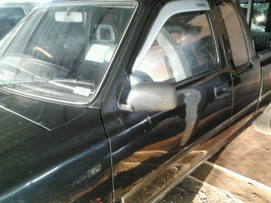 TOYOTA HILUX MIGHTY-X EXTRA CAB 2.5 MT ปี 35 รถบ้านเดิมๆสภาพดีพร้อมใช้งาน เครื่องแห้งแรงดีไม่มีเยิ้ม ภายในเก๋งคอนโซลครบพร้อม แอร์เย็น พวงมาลัยเพาเวอร์ กระบะไม่มีผุ ช่วงล่างคัชซีสวยมากไม่ผุ ยางสภาพดี 4 เส้นประมาณ 70\% พร้อมใช้งาน เอกสารทะเบียนภาษีครบพร้อมโอ