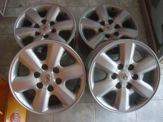 ขายล้อวีโก้ขอบ17  เดิมๆ ไม่มีซ่อม
