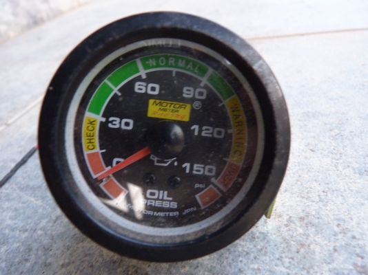 OIL PRESSURE GAUGE