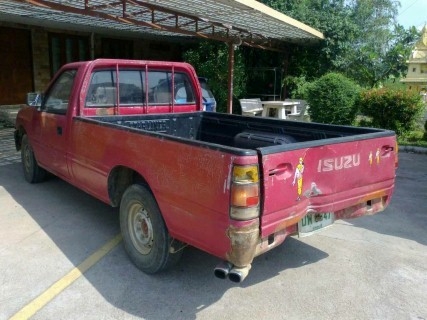 ISUZU มังกรทอง ปี95 ตอนเดียว สีแดง เครื่อง 90 แรงม้า ซัซซีสวย ห้องเครื่องเดิมๆ แอร์เย็น กระบะแม็กลายเนอร์ สีด้านเท่านั้น (ไม่ผุ) ภายในครบ 120,000