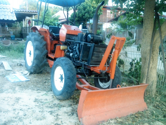 รถไถพร้อมลุย