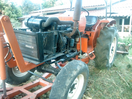 รถไถพร้อมลุย