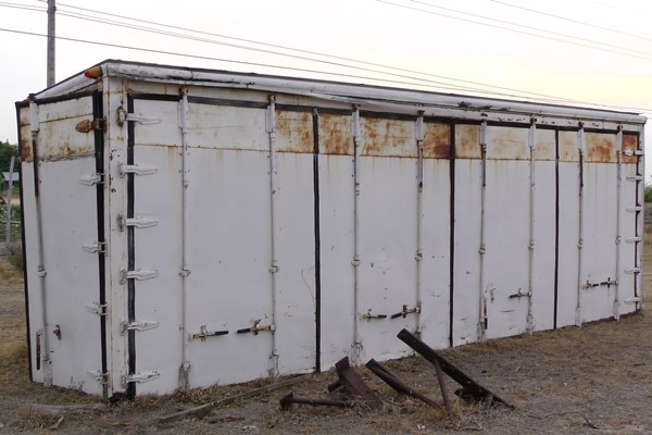 ขายด่วน ตู้อลูมิเนียม 10 บาน  (ขายแล้วขอบคุณพี่เสือและทีมงานครับ)