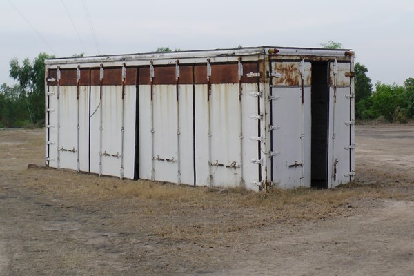 ขายด่วน ตู้อลูมิเนียม 10 บาน  (ขายแล้วขอบคุณพี่เสือและทีมงานครับ)