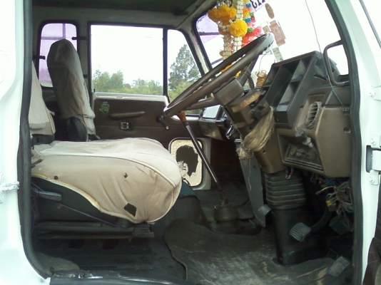 ขาย 6 ล้อ  145 แรง ยาว 6.30 ม.อยู่สารคาม