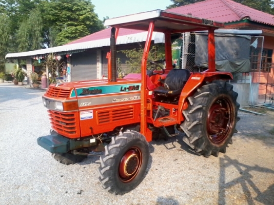ต้องการขายรถแทรคเตอร์