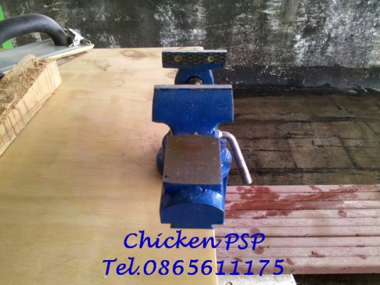 ปากกาจับขอบโต๊ะพร้อมฐานหมุน มีทั่งในตัว ขนาดปาก 60 mm. ปากเปิดเข้า - ออก เร็ว ปากกาจับขอบโต๊ะพร้อมฐานหมุน มีทั่งในตัว ขนาดปาก 60 mm. ปากเปิดเข้า - ออก เร็ว