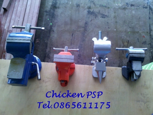 ปากกาจับขอบโต๊ะพร้อมฐานหมุน มีทั่งในตัว ขนาดปาก 60 mm. ปากเปิดเข้า - ออก เร็ว ปากกาจับขอบโต๊ะพร้อมฐานหมุน มีทั่งในตัว ขนาดปาก 60 mm. ปากเปิดเข้า - ออก เร็ว