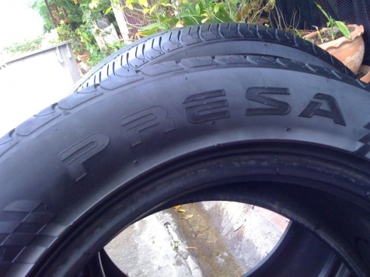 ยาง205 55 16 ปี11มี1คู่ดอกปานกลาง