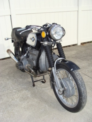 ผมจะไม่ปล่อยให้คนชั่วลอยนวลผมดอมตัวจริงรถมอเตอร์ไซคันนี้ไม่มีตัวตนมันใช้ชื่อผมไปหลอกคนใครหลงเชื่อหรือโอนเงินไปมัดจำให้ไปแจ้งคาวมจับเจ้าของบัญชีคดีช่อโกงได้สงใสติดต่อผมดอมกาฬสิธุ์ตัวจริง โทร 0872162649 เบอร์ผมไม่เคยเปรี่ยน