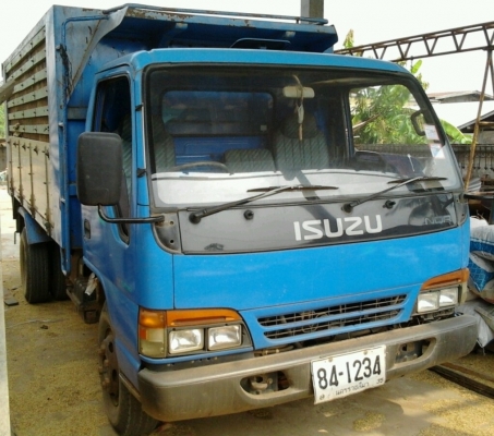 ISUZU NQR 120 HP 4HF1 ปี 42 หกล้อดั๊มพ์ กระบะดั๊มพ์มิเนียมคอกเกษตร 4 ตันสภาพสวยความยาว 4.30 เมตร เครื่องแห้งแรงดี ภายในเก๋งคอนโซลสวยครบ พวงมาลัยเพาเวอร์ ช่วงล่างใหญ่ติด F หน้าหลัง ยาง 8.25 ขอบ 16 สภาพดี 70\% พร้อมบรรทุกพร้อมใช้งาน เอกสารทะเบียนภาษีครบถูกต้