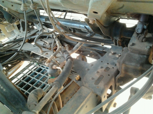 ISUZU NQR 120 HP 4HF1 ปี 42 หกล้อดั๊มพ์ กระบะดั๊มพ์มิเนียมคอกเกษตร 4 ตันสภาพสวยความยาว 4.30 เมตร เครื่องแห้งแรงดี ภายในเก๋งคอนโซลสวยครบ พวงมาลัยเพาเวอร์ ช่วงล่างใหญ่ติด F หน้าหลัง ยาง 8.25 ขอบ 16 สภาพดี 70\% พร้อมบรรทุกพร้อมใช้งาน เอกสารทะเบียนภาษีครบถูกต้