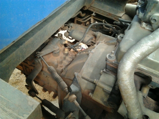 ISUZU NQR 120 HP 4HF1 ปี 42 หกล้อดั๊มพ์ กระบะดั๊มพ์มิเนียมคอกเกษตร 4 ตันสภาพสวยความยาว 4.30 เมตร เครื่องแห้งแรงดี ภายในเก๋งคอนโซลสวยครบ พวงมาลัยเพาเวอร์ ช่วงล่างใหญ่ติด F หน้าหลัง ยาง 8.25 ขอบ 16 สภาพดี 70\% พร้อมบรรทุกพร้อมใช้งาน เอกสารทะเบียนภาษีครบถูกต้