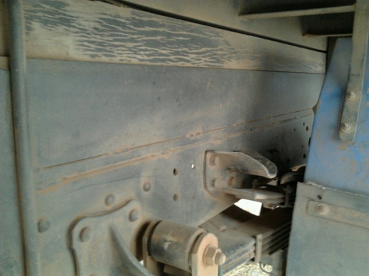 ISUZU NQR 120 HP 4HF1 ปี 42 หกล้อดั๊มพ์ กระบะดั๊มพ์มิเนียมคอกเกษตร 4 ตันสภาพสวยความยาว 4.30 เมตร เครื่องแห้งแรงดี ภายในเก๋งคอนโซลสวยครบ พวงมาลัยเพาเวอร์ ช่วงล่างใหญ่ติด F หน้าหลัง ยาง 8.25 ขอบ 16 สภาพดี 70\% พร้อมบรรทุกพร้อมใช้งาน เอกสารทะเบียนภาษีครบถูกต้