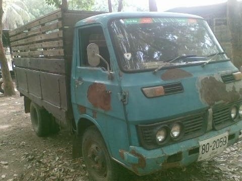 ISUZU ELF 74 HP หกล้อช่วงสั้น กระบะคอกไม้ความยาว 3.20 เมตรสภาพดีไม่มีผุกร่อน เครื่องแรงดี ภายในหัวเก๋งไม่ผุคอนโซลอยู่ครบ ช่วงล่างดีคัชซีไม่ผุไม่บวม ยางสภาพดี 6 เส้นประมาณ 60\% พร้อมใช้งาน เอกสารเล่มทะเบียนชุดโอนครบพร้อม ราคาต่อรองได้ครับ