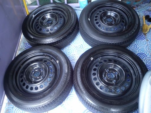 ยางพร้อม กะทะ ขอบ 13 Dunlopปี10และ12 15 Bridestone ปลายปี10 ยางพร้อม กะทะ ขอบ 13 Dunlopปี10และ12 15 Bridestone ปลายปี10