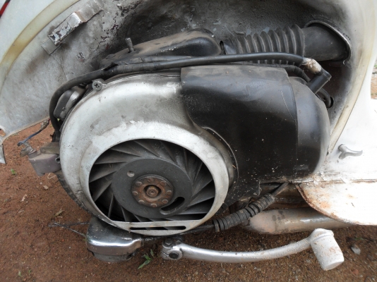 อยากขายเวสป้า Super 150 cc. หัวเหลี่ยม อิตาลีครับ ไม่มีทะเบียน