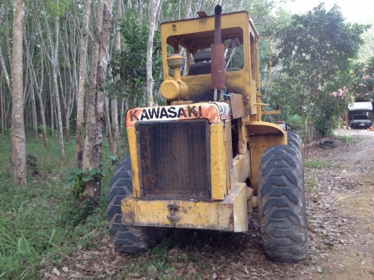 รถตักล้อยางยี่ห้อ  KAWASAKI  ไม่มีเอกสาร รถพร้อมใช้ค่ะ