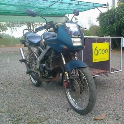 ออนด้า บีส  ทะเบียน พรบ ไม่ขาด มี่พ่วงข้างพร้อมขายของ  เครื่องดีมาก