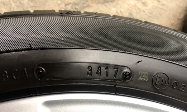 ล้อแม็กป้ายแดง Toyota Yaris Ativ 2017 ขอบ 15 พร้อมยางป้ายแดง Dunlop 185-60-15 ปี 17 สดใหม่มาก