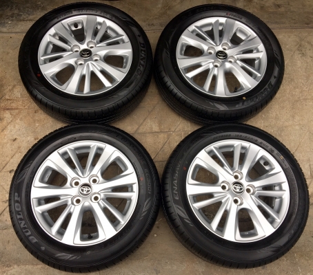 ล้อแม็กป้ายแดง Toyota Yaris Ativ 2017 ขอบ 15 พร้อมยางป้ายแดง Dunlop 185-60-15 ปี 17 สดใหม่มาก