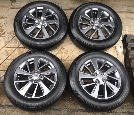 แม็ก Nissan Almera Sportech ขอบ 15 พร้อมยางป้ายแดง 185-65-15 Bridgestone ปี 17