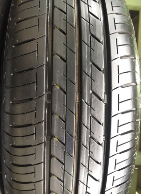 แม็ก Nissan Almera Sportech ขอบ 15 พร้อมยางป้ายแดง 185-65-15 Bridgestone ปี 17