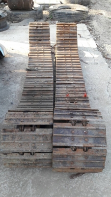 ขายโซ่เหล็ก รถขุด HITASHI/EX55  กว้าง  32cm เก่านอก  ขาย32,000 บาท