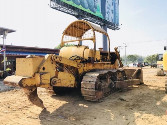 ขาย 1,250,000 บาท CATTERPILAR D8 เครื่องดี เกียร์ดี โช่หนา แผ่นสวย เอกสารชื่อขาย  รถอยู่  ปทุมธานี โทร 0610710295