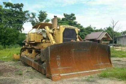 ขาย 1,350,000 รถแทรคเตอร์ CAT D 9 H ซื้อเก่านอกมา 1 ปี ทำงานน้อยมาก เครื่องดี เกียร์ทอคร์แรง ลิปเปอร์หลัง ช่วงล่างแน่นจากนอก เอกสารอินวอยท์   รถอยู่ สระบุรี โทร&amp;ไอดีไลน์ 0610710295