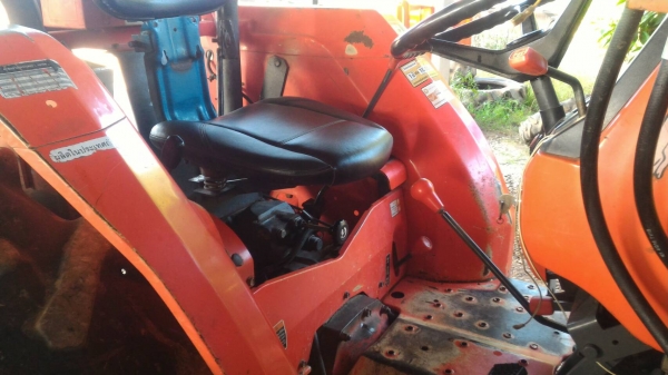 ขายรถไถ KUBOTA L4508 พร้อมตัวตัก เครื่องดี เกียร์ดี ไฮดรอลิคดี  ราคา 300,000 สนใจโทรมาคุย ต่อรองราคาได้ มีรถขนส่งทั่วไทย ร้านสามย่านแทรคเตอร์ อ.แกลง จ.ระยอง โทร 0897489639 ,0899347475 id line=0897489639 id line=0899347475