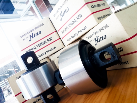 ลูกหมากร้อยรถบรรทุก ใส่ได้ทุกรุ่นนะครับ ของแท้ผลิตจากยูรีเทนคุณภาพเหนียวทนทาน ราคาเดิม 4800 บาท จัดพิเศษเพียง 4100 บาท ฟรีค่าขนส่งต้นทาง