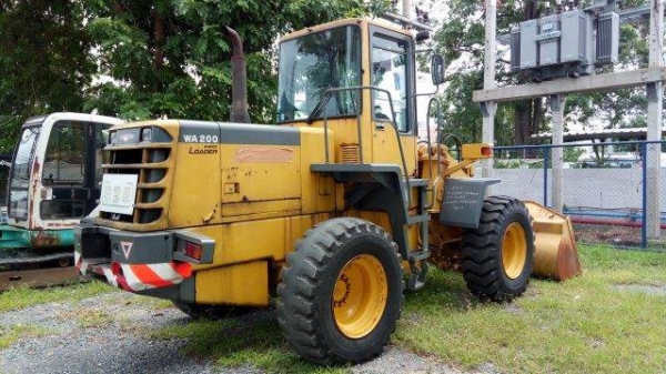 ราคาพิเศษ รถตักเก่านอก WA200-3 โทร 061-4194021 พรภวิษย์