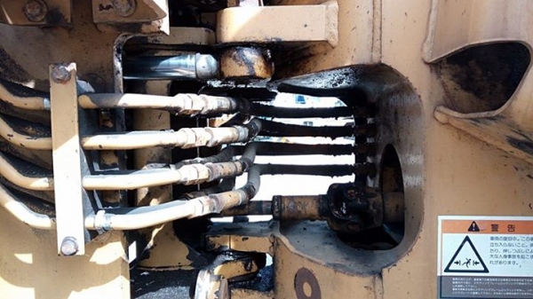 ราคาพิเศษ รถตักเก่านอก 910F โทร 061-4194021 พรภวิษย์