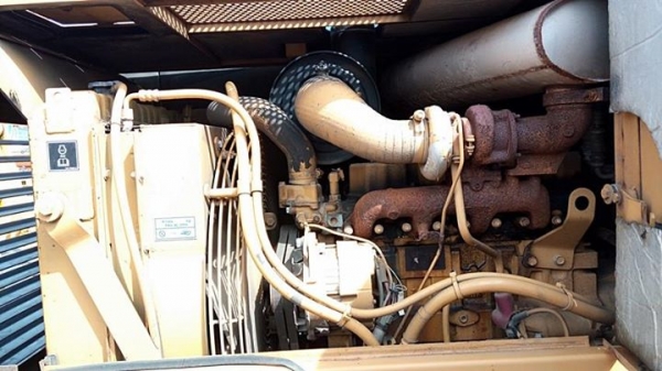 ราคาพิเศษ รถตักเก่านอก 910F โทร 061-4194021 พรภวิษย์