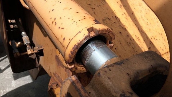 ราคาพิเศษ รถตักเก่านอก 910F โทร 061-4194021 พรภวิษย์