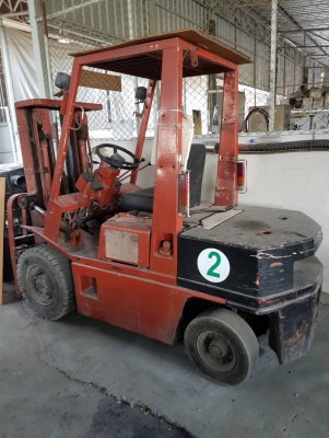 ขายรถยกโฟร์คลิฟท์นิสสัน 2.5 ตัน  เสาสูง4 เมตร สไลด์ซ้าย-ขวา