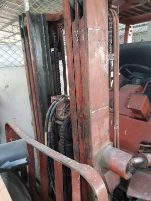 ขายรถยกโฟร์คลิฟท์นิสสัน 2.5 ตัน  เสาสูง4 เมตร สไลด์ซ้าย-ขวา