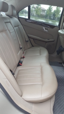 Mercedes-Benz E200 CGI รถออกศูนย์ Benz BKK รถปี 2010 สีทอง 95,000 โล รถบ้าน เจ้าของขายเอง