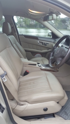 Mercedes-Benz E200 CGI รถออกศูนย์ Benz BKK รถปี 2010 สีทอง 95,000 โล รถบ้าน เจ้าของขายเอง