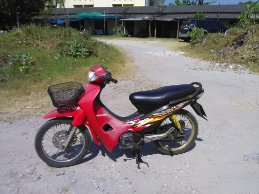 ประกาศขายรถมอเตอร์ไซค์ยี่ห้อ ฮอนด้าเวฟ 100CC / 2005 ราคาถูก