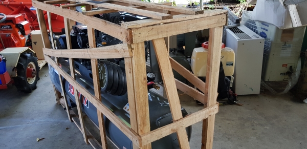 ปั้มลม 3 หัว มอเตอร์ 4 แรง ไฟ 220 v ถัง 200 ลิตร พร้อมใช้งาน ร รหัสสินค้า H2 - 1