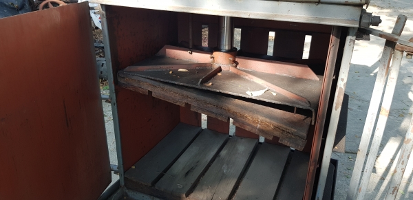 เครื่องอัดพสาติก กระดาษ ขนาด กว้าง .70 x .50 x.60 ไฟ 220 v รหัสสินค้า H1 - 8 เครื่องอัดพสาติก กระดาษ ขนาด กว้าง .70 x .50 x.60 ไฟ 220 v รหัสสินค้า H1 - 8