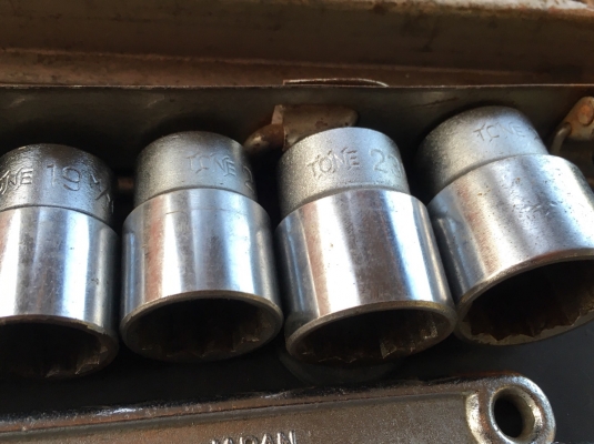 ชุดบล็อค TONE(Made in Japan) Model 800M ขนาด 1/2"