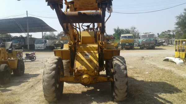 รถตักล้อยาง CAT 910 พร้อมใช้งาน