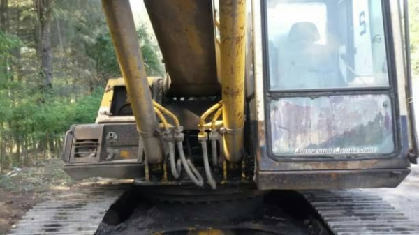KOMATSU PC 200-5 มีระบบกระแทกราคา 300,000 รถสุราษฎร์ธานี