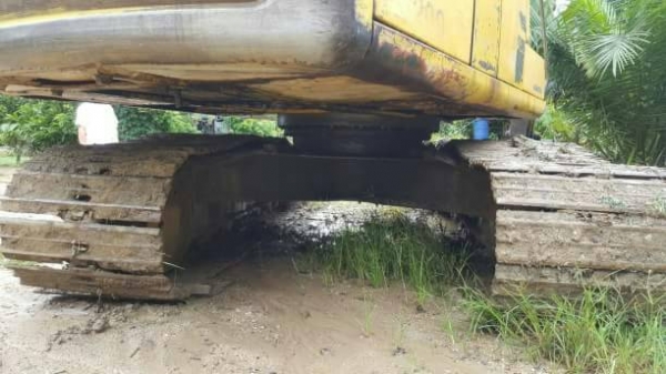 KOMATSU PC 200-6 เครื่องคัมมิ้นเอกสารชุดจดทะเบียน ราคา 650,000 รถเชียงใหม่